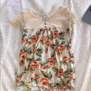 Lace and floral button top blouse woman’s petite
